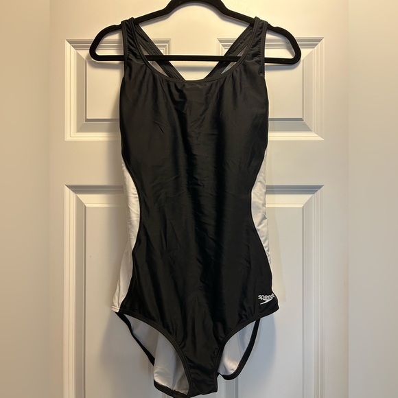 Speedo Women's Black and White Swimsuit - 14 - Picture 1 of 4